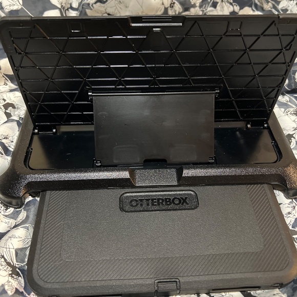 OTTERBOX-Defender Series Case for iPad 10th Gen - NWT - Picture 7 of 9